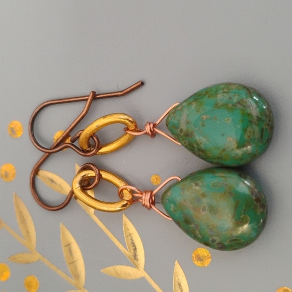 Jewelry - Elegant Green Turquoise Color Teardrop Earrings